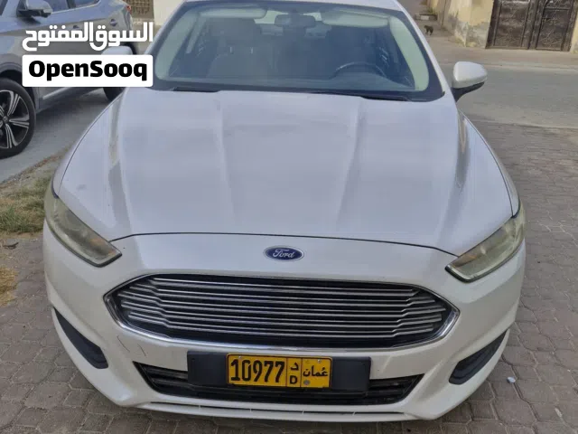 2017 فورد فيوجن Standard
