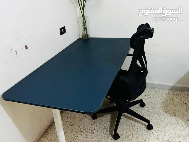 مكتب دراسي طاوله وكرسي متحرك
