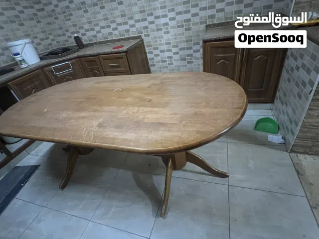 طاولة مطبخ