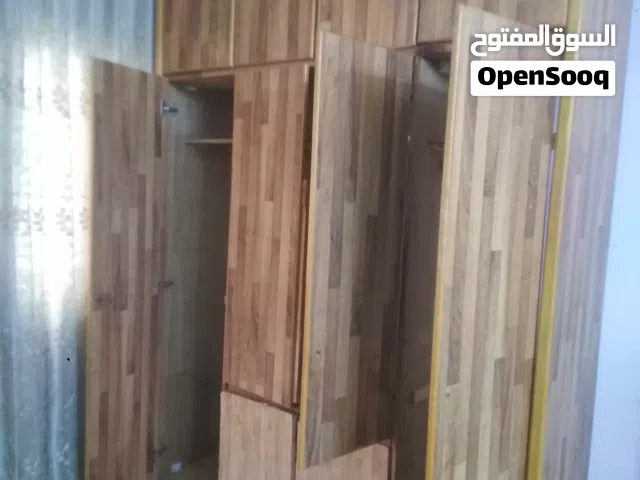 خزانه 4 ضرفات طابقين خشب لاتيه محرفه بزان فقط 65 دينار