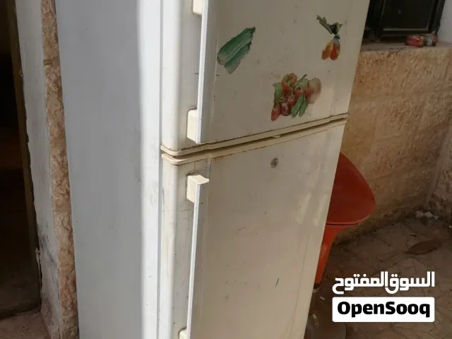 ثلاجه قطع.
