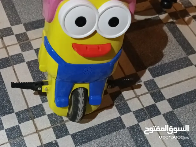 دراجه درفت جديدة استعملت مرة او مرتين نضيفة الاستعمال من العاب الحسين مع ملحاقاتها
