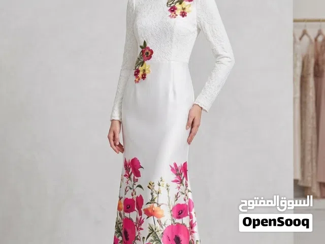 فستان ابيض مورد، فستان حفلات، خطبة، كتب كتاب