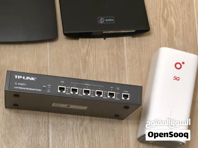 للبيع أجهزة راوتر 5G وأجهزة 4G LTE وأجهزة Firewall