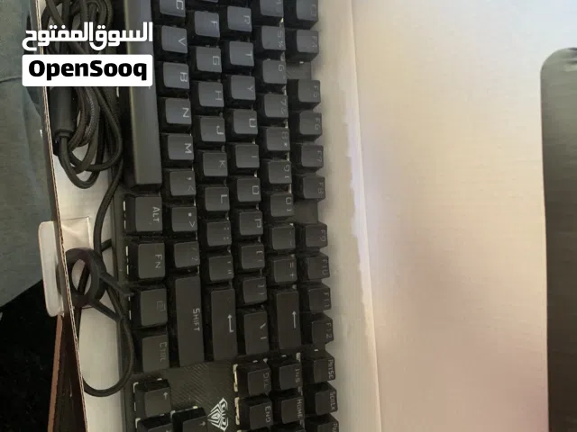 كيبورد للبيع بحال الجديد ما استخدمته الا اسبوع