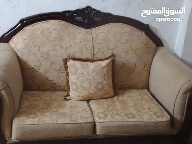 متفرقات كنب   غرفة نوم.  خزانة.  كيزر.  فرشة.  تخت.