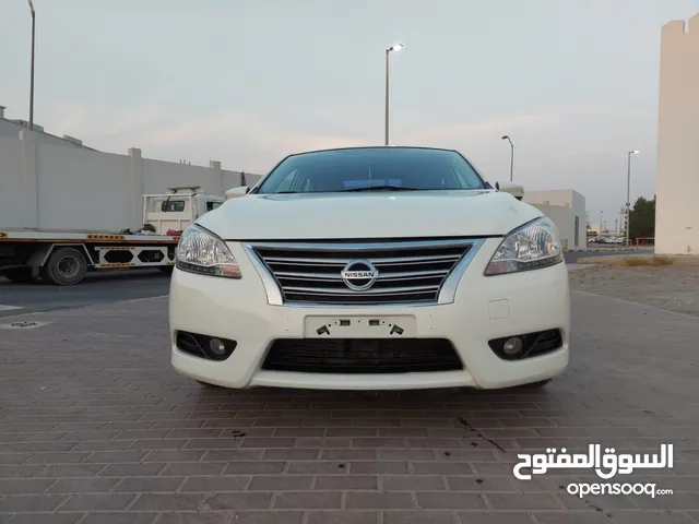 نيسان سنترا 1800 سى سى  موديل 2015 خليجى صبغ وكالة بدون حوادث مثبت سرعة تحكم رنجات بحالة ممتازة