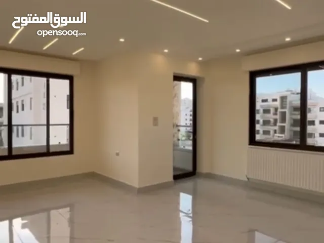 شقق جديدة للبيع - موقع مميز على طريق السلام**