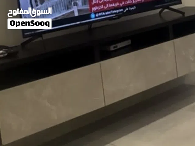 طاولة تلفاز جداريه معلقه