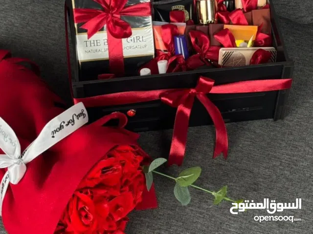 بوكس هدايا+باقة سكارف ميكاسا