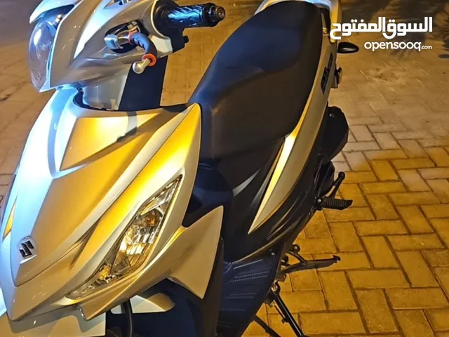 للبيع اسكوتر ادرس موديل 2022 نظارةو ماتشي من شي طق سلف و امش ملاحضه ( الدراجه موملعوب فيه نهائيًا)