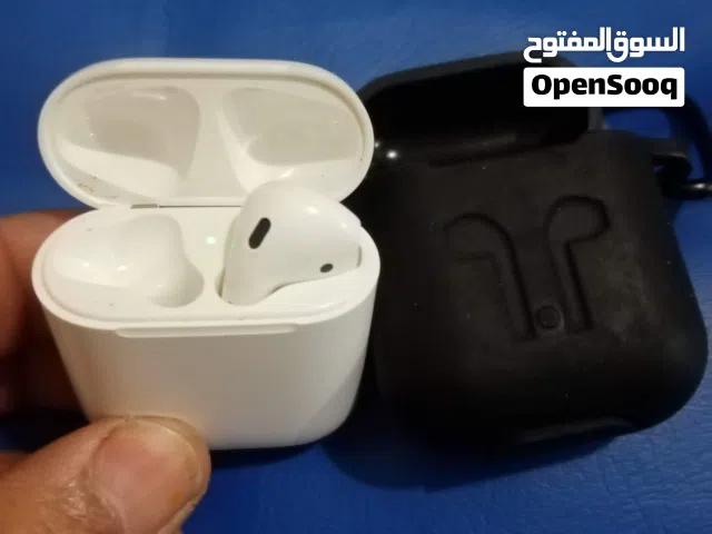 سماعه ابل ايربودز 2 ناحية يمين.صلي جديد بالسريال نمبر بحاله فوق الممتازه لم تستخدم البيع لعدم الحاجه