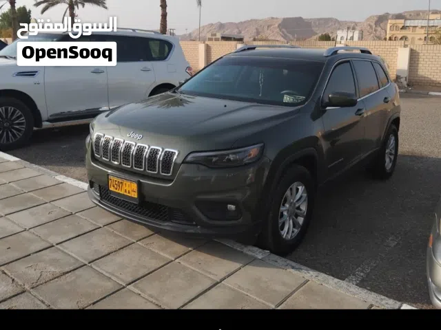 2019 جيب شيروكى Longitude
