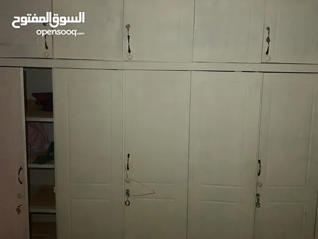 للبيع عدد من كبتات