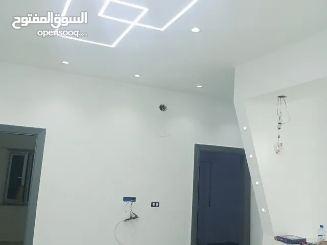 السلام عليكم اسطا ذواق مصر لجميع الدكورات دخلي وا خرجي ومعلجة الرطوبي بدخل طربلس