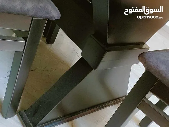 طاولة مع 6 كراسي