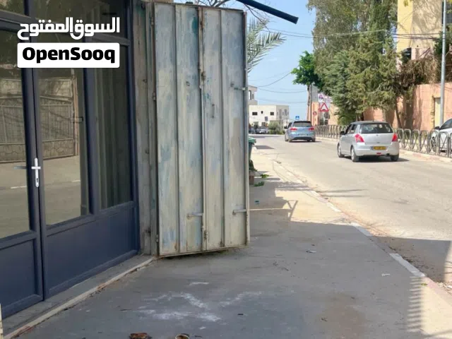 مخزن للإيجار