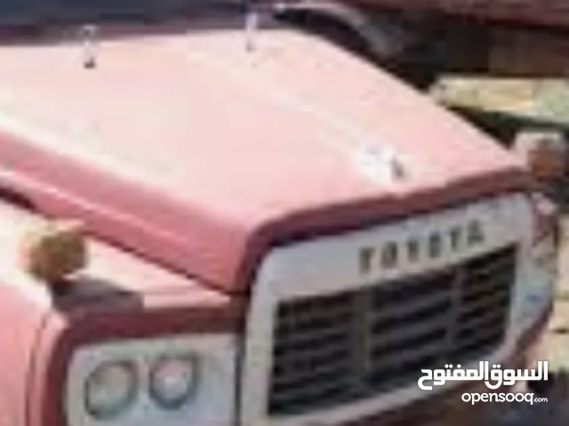 قلاب تايوتا للبيع