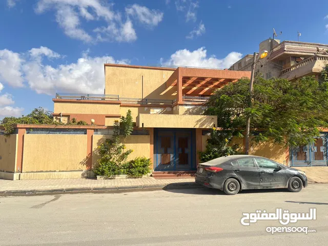500 m2 More than 6 bedrooms Villa for Rent in Benghazi Al-Hijaz st.