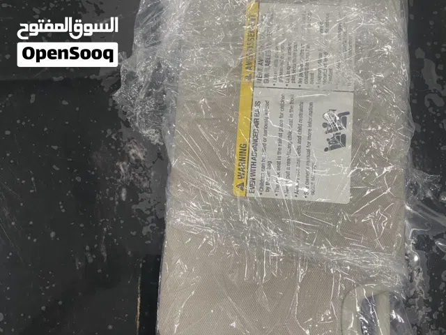 شمسية نيسان التيما موديل 19 وفوق جهة اليمين (سكن سيت) وكاله مستعمل
