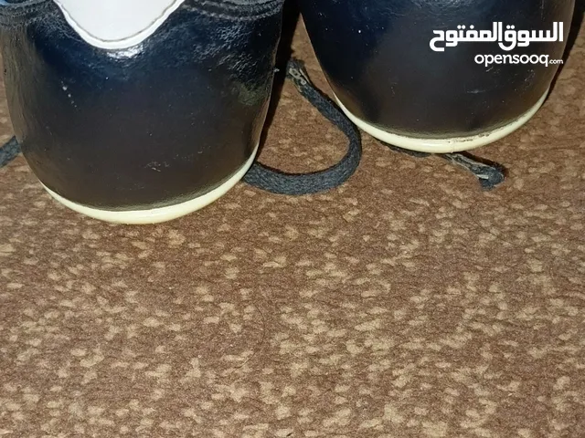42 Sport Shoes in Zarqa