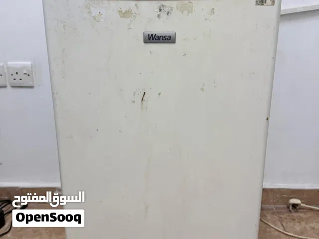 ثلاجة غرفة صغيرة مستعمله