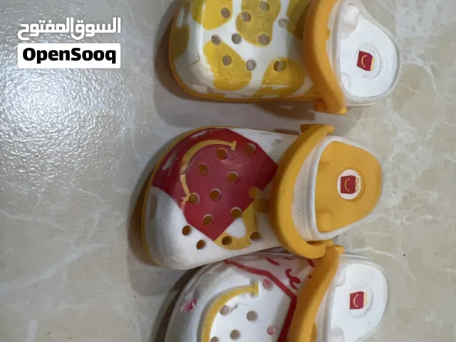 مجموعه من ثلاث كروكس ماكدونالز