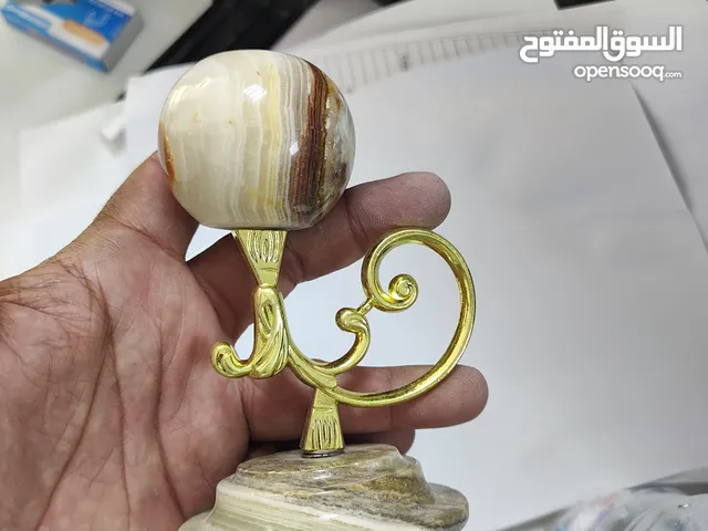 شمعدان فردي مصنوع من الرخام الثمن 45 د.ل