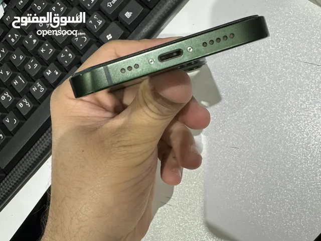 ايفون 13 العادي لون مميز