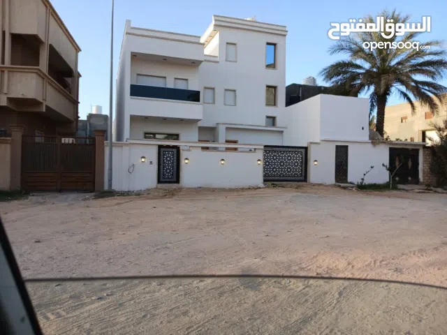 370 m2 More than 6 bedrooms Villa for Sale in Tripoli Souq Al-Juma'a