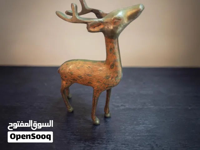 مجسم غزال ثقيل مصنوع من النحاس