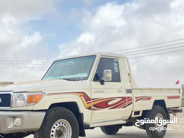 Toyota Land Cruiser 2014 in Dhofar
