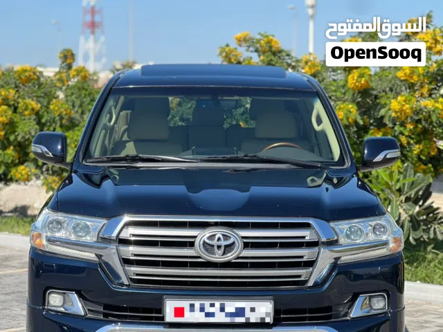 TOYOTA LAND CRUISER GXR V8 2017 BLUE