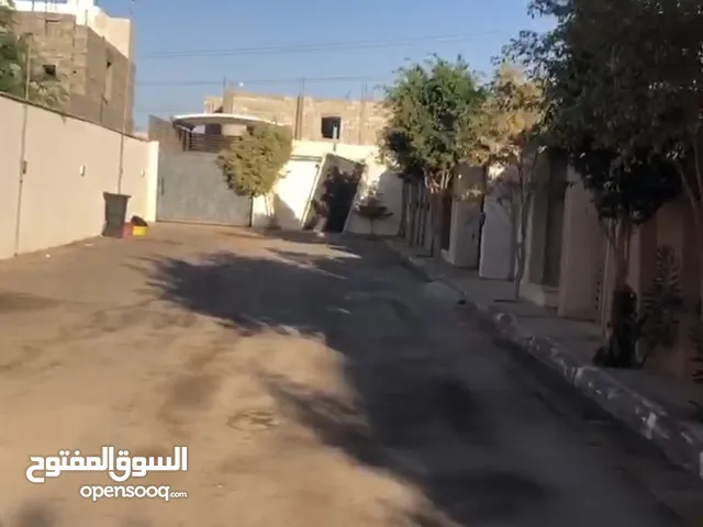 200 m2 4 Bedrooms Villa for Sale in Tripoli Tareeq Al-Mashtal