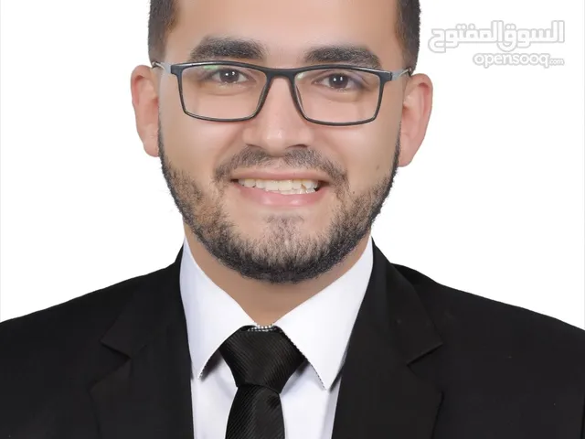 صيدلى لتدريس مادة الكيمياء لطلاب المرحلة الثانوية