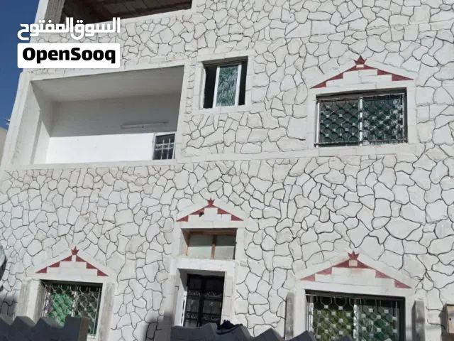 شقه سكنيه فاخره للإيجار جرش جبل العتمات