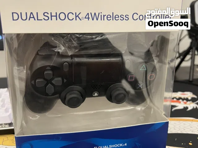 جهاز سوني 4 جديد بس مرا وحده لعبت فيه مافيه ولا شي سعره 70