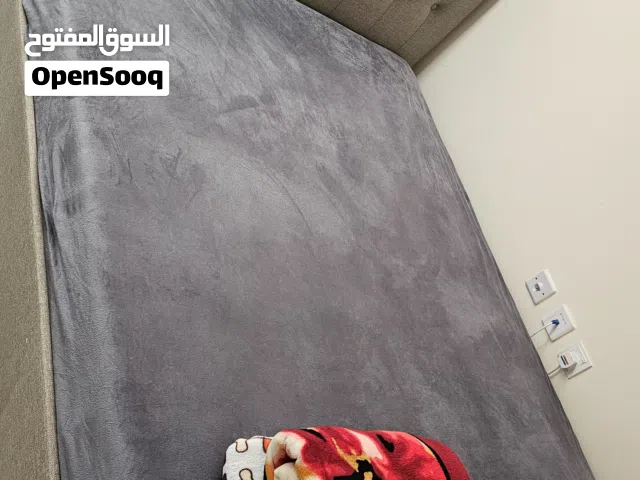 تخت  للبيع مع فرشة  عجمان الروضة  طول 238×160