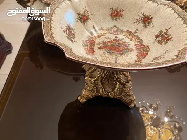 تحف وساعات وسفره ونيس وبوفيه