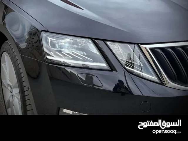 Skoda Octavia اوتوماتيك 2000 ديزل فلللللللل مع بانوراما ب الورقه