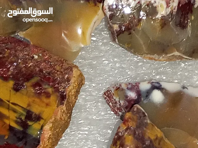 أحجار كريمة خام