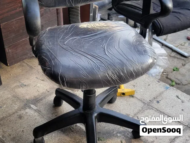 كراسي مكتبية مستخدم نظيف جدا وبسعر عرطة