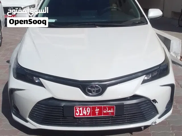 Sedan Toyota in Muscat