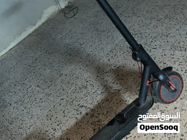 سكوتر كهربائي شبه جديد