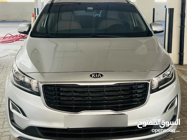 Kia grand carnival gcc
