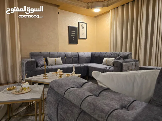 طقم كنب خشب سويدي فاخر للبيع السريع مستعمل شهر ونص فقط