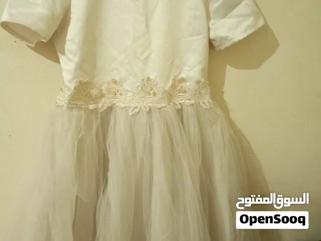 فساتين سهره 2 نبيتي و 1 كخلي لوزن 55ك وواحد لطفله بيج جديد لم يستعمل كلهم 1500ج