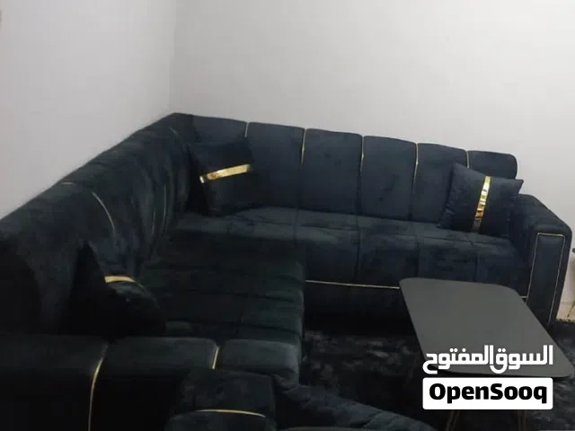 كورنر  مع طاولات للبيع