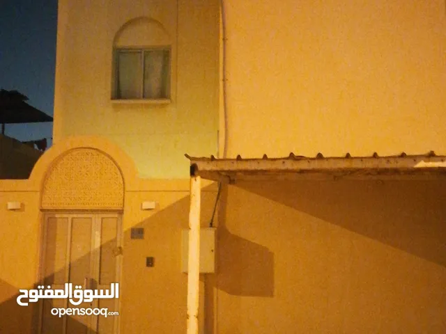 300 m2 5 Bedrooms Townhouse for Rent in Northern Governorate Madinat Hamad