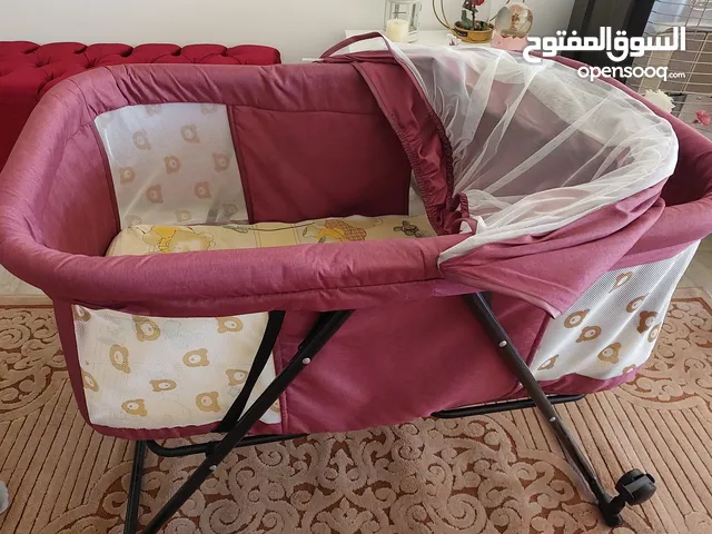 سرير اطفال هزاز